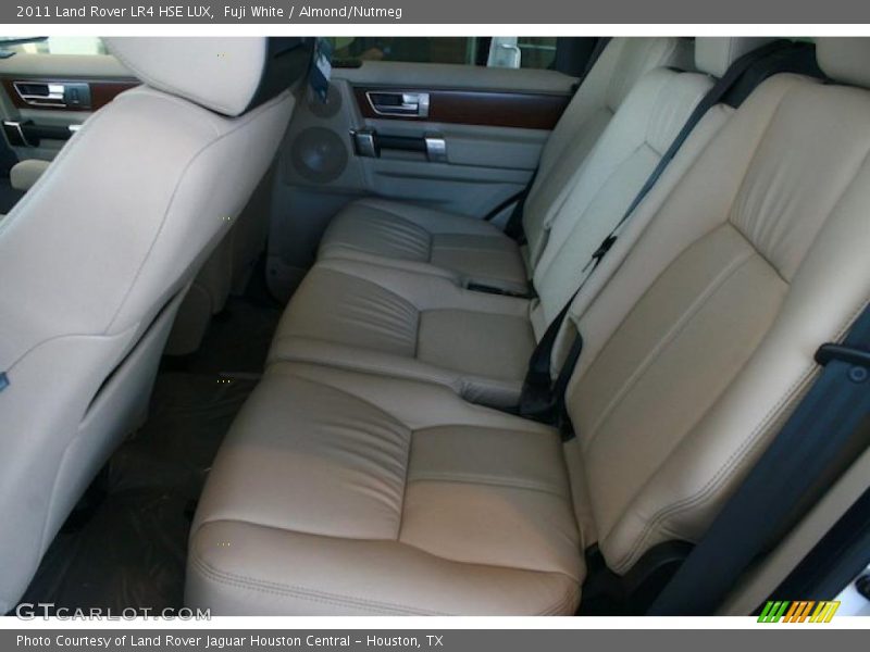 Fuji White / Almond/Nutmeg 2011 Land Rover LR4 HSE LUX