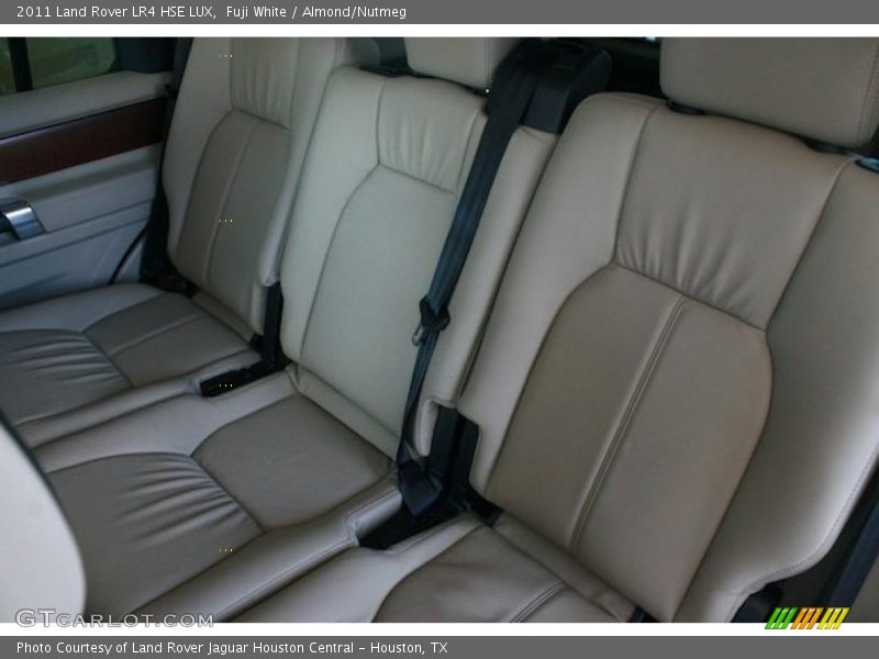 Fuji White / Almond/Nutmeg 2011 Land Rover LR4 HSE LUX