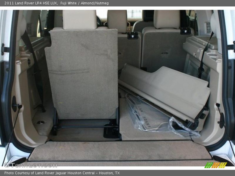 Fuji White / Almond/Nutmeg 2011 Land Rover LR4 HSE LUX