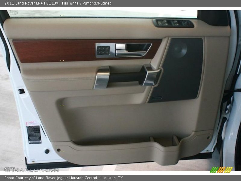 Fuji White / Almond/Nutmeg 2011 Land Rover LR4 HSE LUX