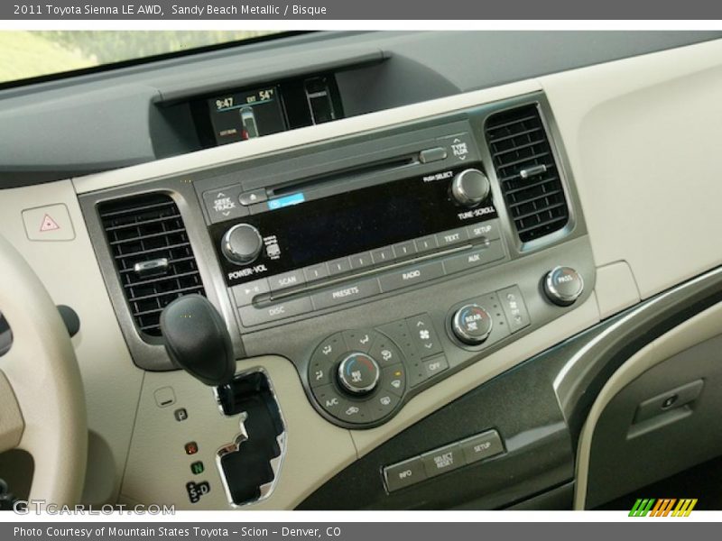 Controls of 2011 Sienna LE AWD