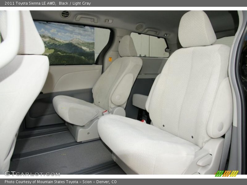  2011 Sienna LE AWD Light Gray Interior