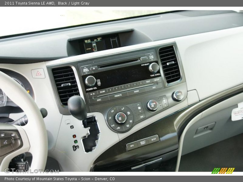 Controls of 2011 Sienna LE AWD