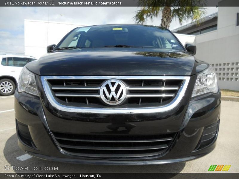 Nocturne Black Metallic / Sierra Stone 2011 Volkswagen Routan SE