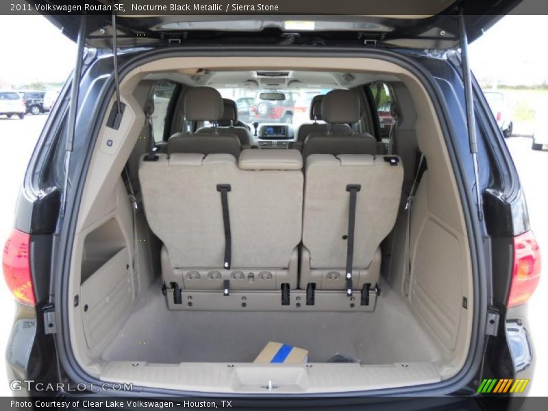  2011 Routan SE Trunk