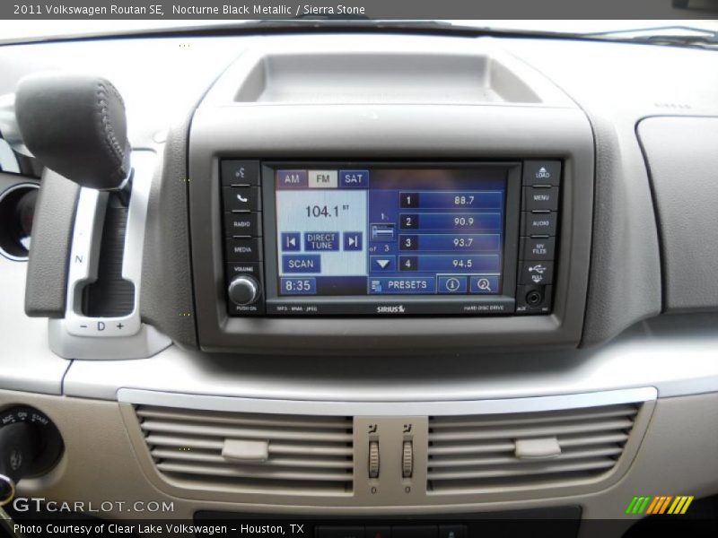Controls of 2011 Routan SE