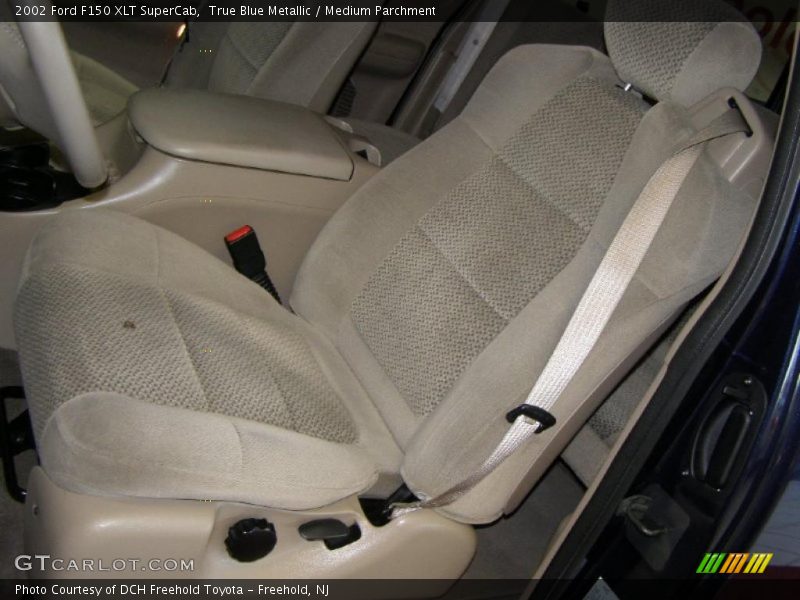 True Blue Metallic / Medium Parchment 2002 Ford F150 XLT SuperCab