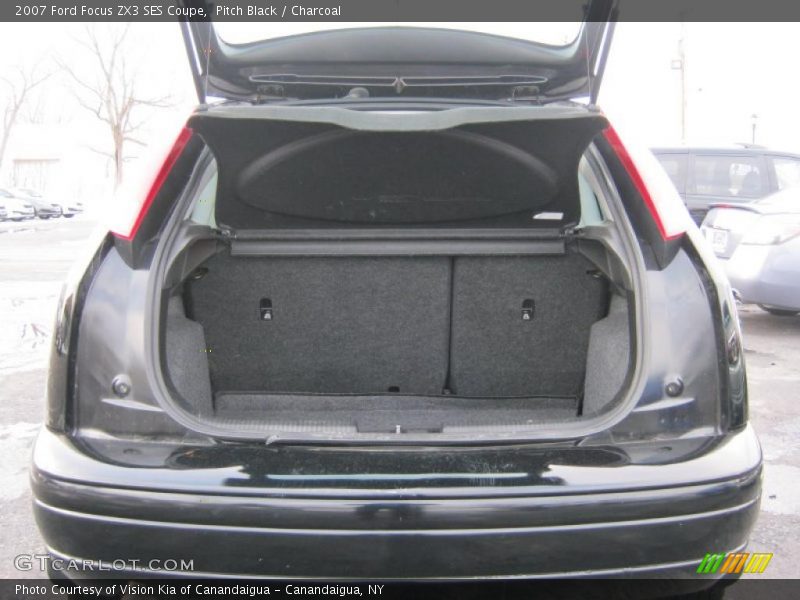  2007 Focus ZX3 SES Coupe Trunk