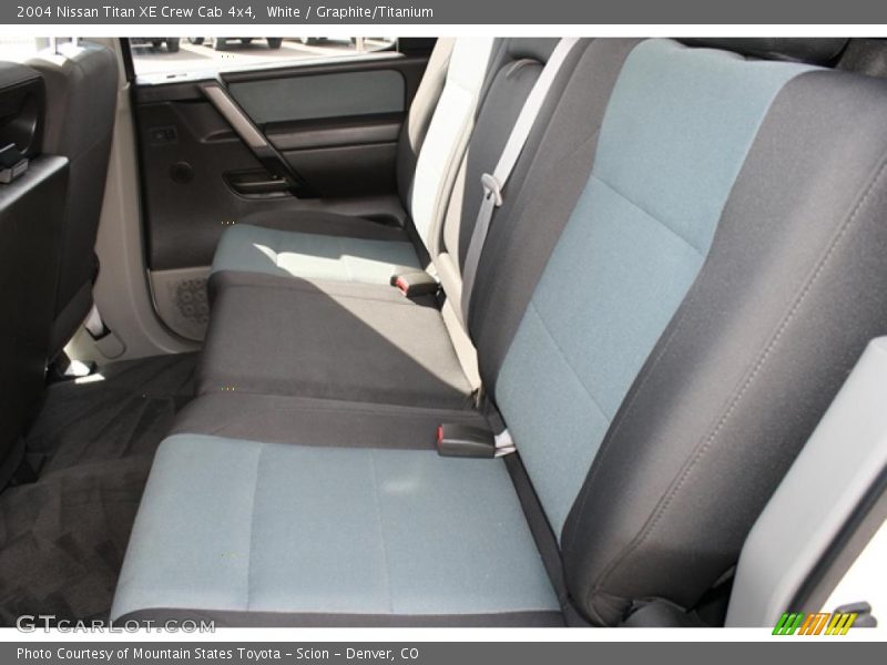 White / Graphite/Titanium 2004 Nissan Titan XE Crew Cab 4x4