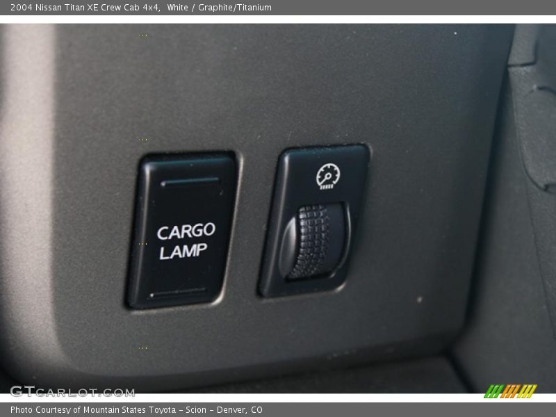 White / Graphite/Titanium 2004 Nissan Titan XE Crew Cab 4x4