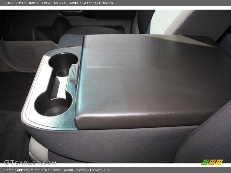 White / Graphite/Titanium 2004 Nissan Titan XE Crew Cab 4x4