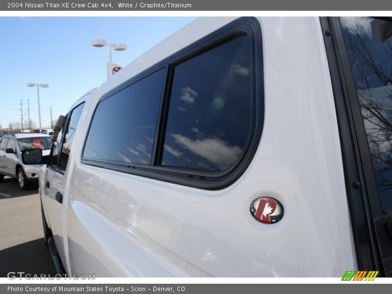 White / Graphite/Titanium 2004 Nissan Titan XE Crew Cab 4x4
