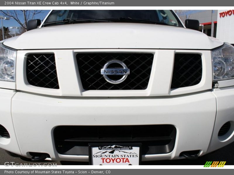 White / Graphite/Titanium 2004 Nissan Titan XE Crew Cab 4x4