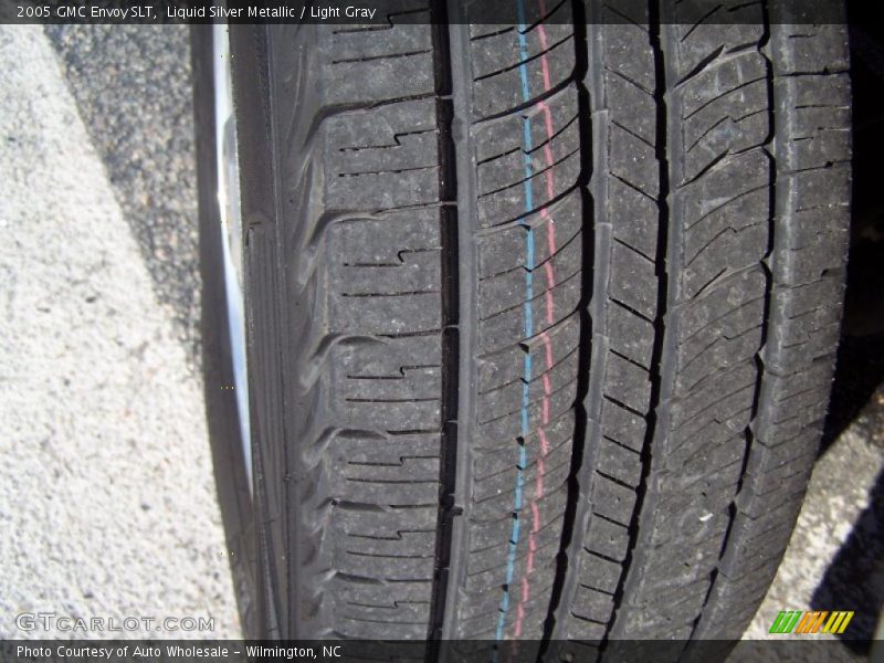 Liquid Silver Metallic / Light Gray 2005 GMC Envoy SLT