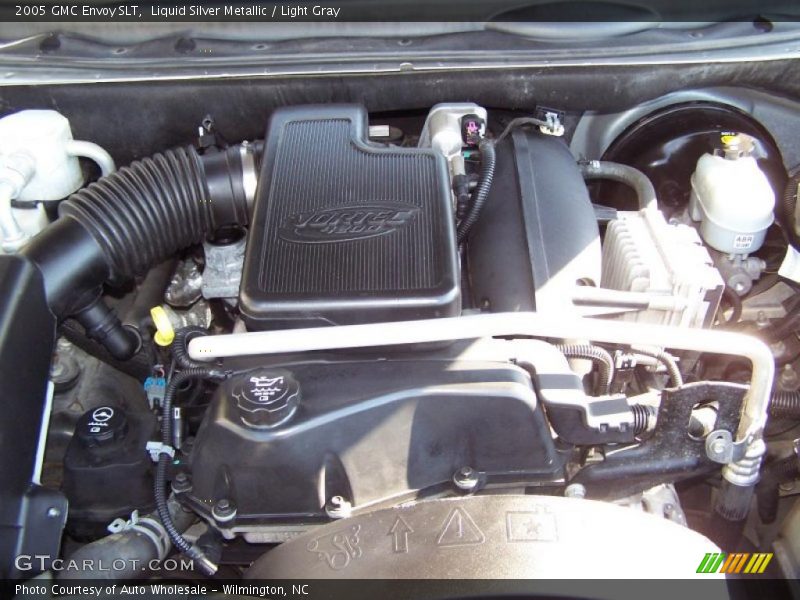 Liquid Silver Metallic / Light Gray 2005 GMC Envoy SLT