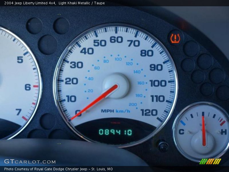 Light Khaki Metallic / Taupe 2004 Jeep Liberty Limited 4x4