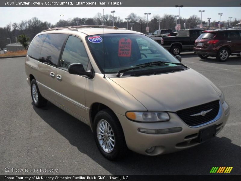Champagne Pearl / Taupe 2000 Chrysler Town & Country Limited