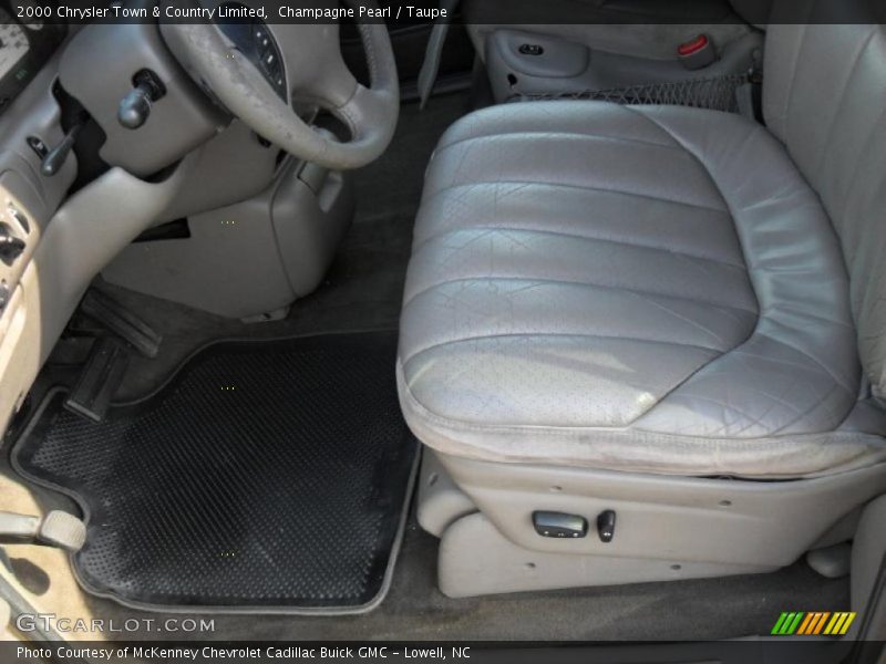 Champagne Pearl / Taupe 2000 Chrysler Town & Country Limited