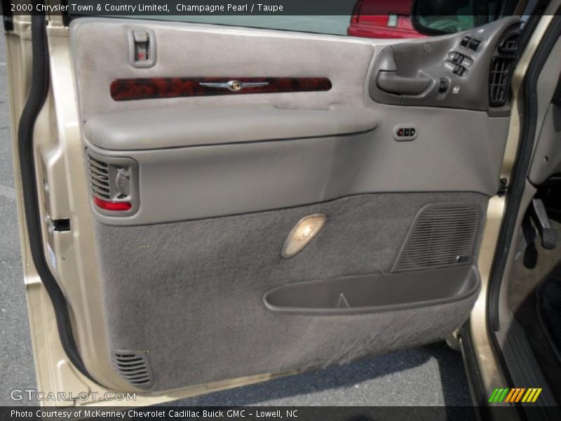 Champagne Pearl / Taupe 2000 Chrysler Town & Country Limited
