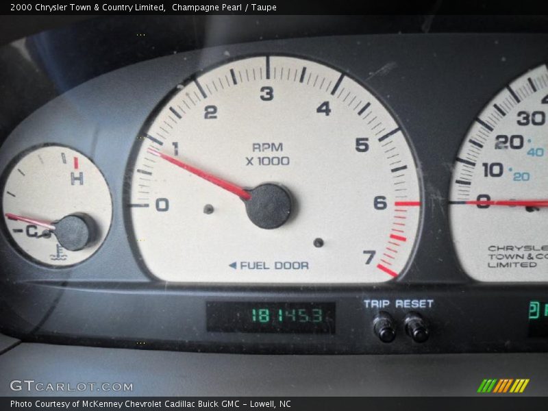 Champagne Pearl / Taupe 2000 Chrysler Town & Country Limited