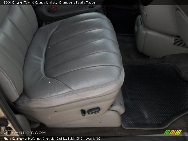 Champagne Pearl / Taupe 2000 Chrysler Town & Country Limited