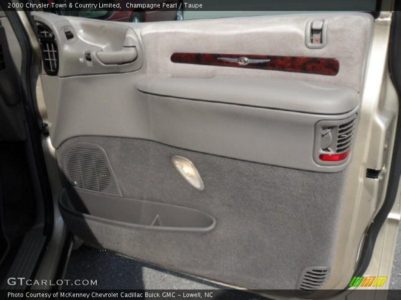 Champagne Pearl / Taupe 2000 Chrysler Town & Country Limited