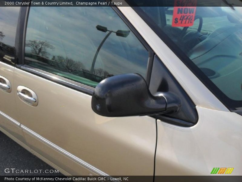 Champagne Pearl / Taupe 2000 Chrysler Town & Country Limited