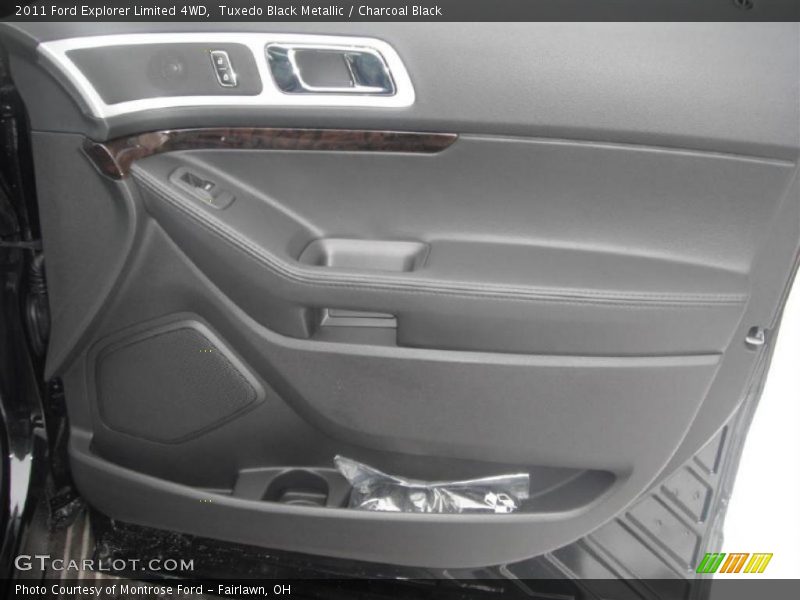 Tuxedo Black Metallic / Charcoal Black 2011 Ford Explorer Limited 4WD