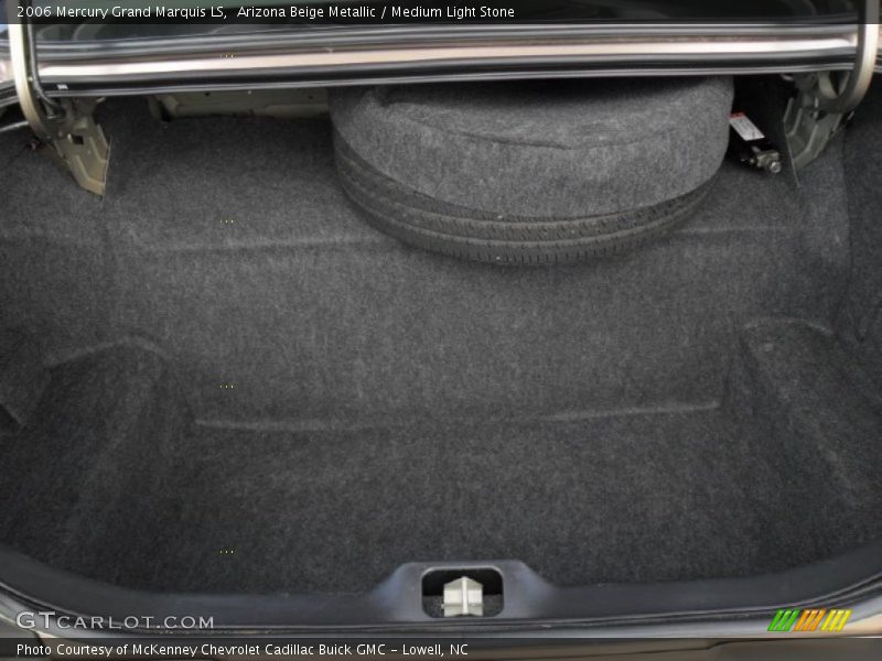  2006 Grand Marquis LS Trunk