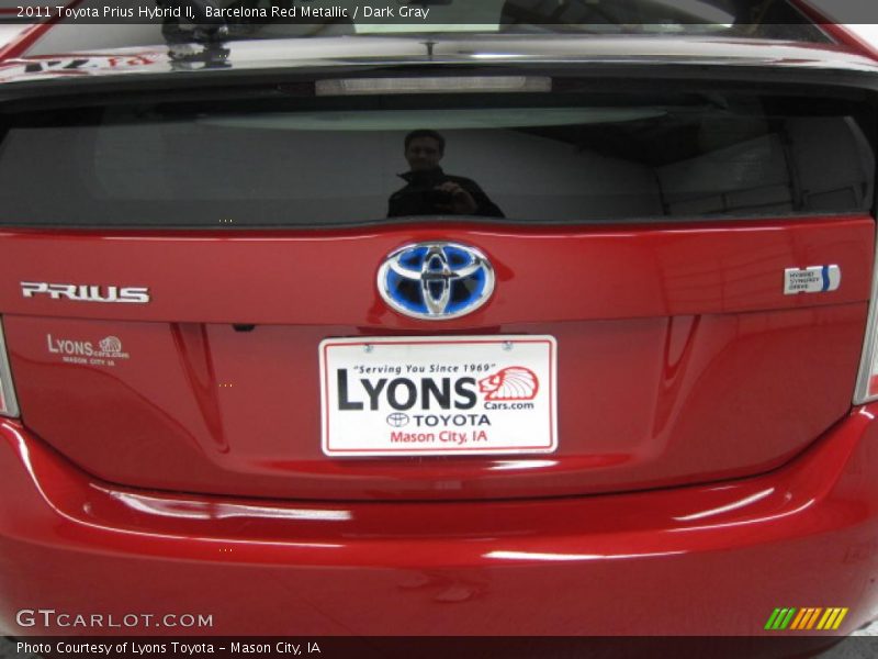 Barcelona Red Metallic / Dark Gray 2011 Toyota Prius Hybrid II