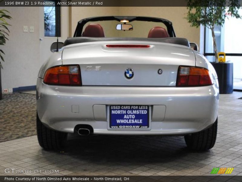 Arctic Silver Metallic / Red 1996 BMW Z3 1.9 Roadster