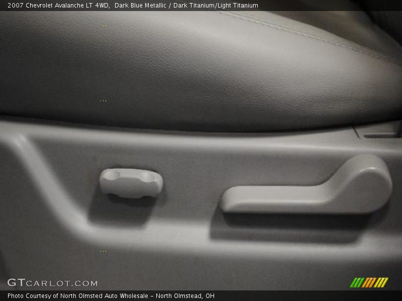 Dark Blue Metallic / Dark Titanium/Light Titanium 2007 Chevrolet Avalanche LT 4WD