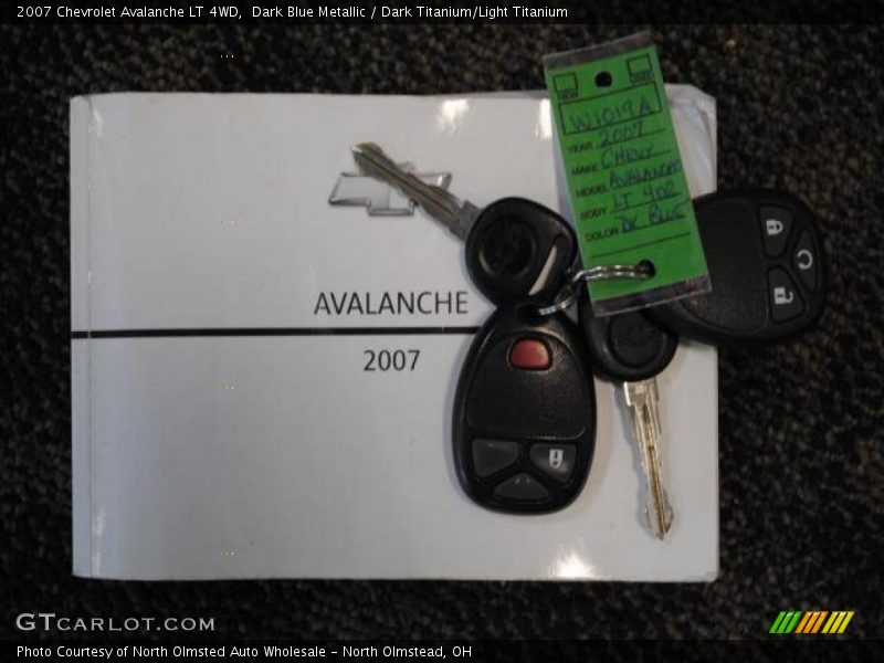 Dark Blue Metallic / Dark Titanium/Light Titanium 2007 Chevrolet Avalanche LT 4WD
