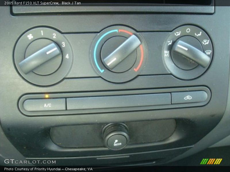 Black / Tan 2005 Ford F150 XLT SuperCrew