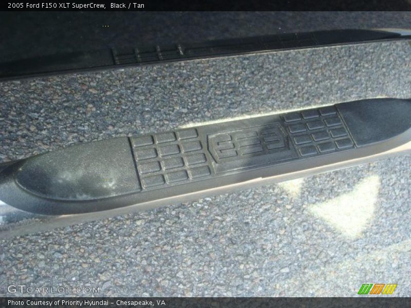 Black / Tan 2005 Ford F150 XLT SuperCrew