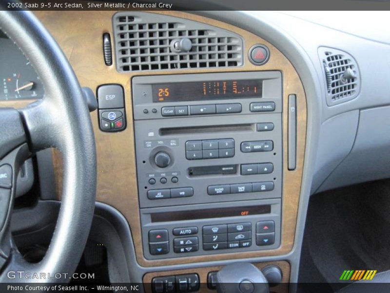 Controls of 2002 9-5 Arc Sedan