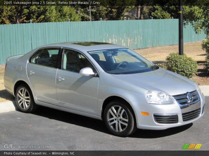 Reflex Silver Metallic / Grey 2005 Volkswagen Jetta 2.5 Sedan