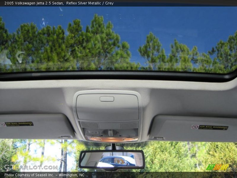 Reflex Silver Metallic / Grey 2005 Volkswagen Jetta 2.5 Sedan