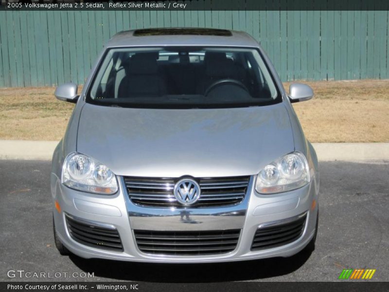 Reflex Silver Metallic / Grey 2005 Volkswagen Jetta 2.5 Sedan