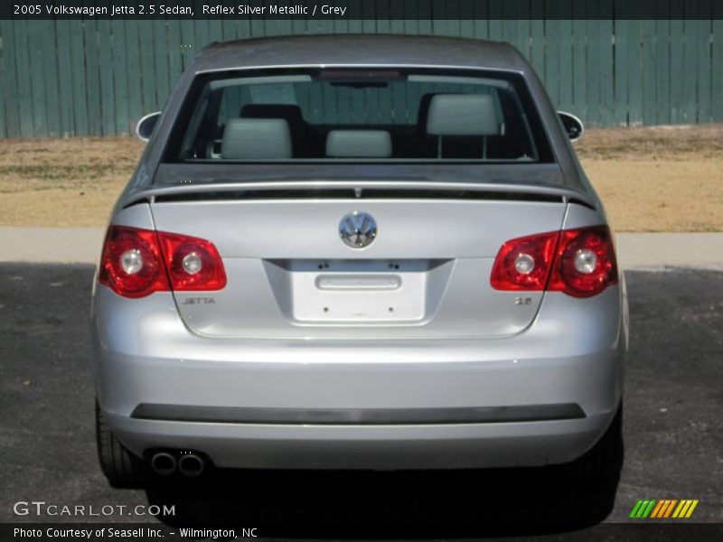 Reflex Silver Metallic / Grey 2005 Volkswagen Jetta 2.5 Sedan