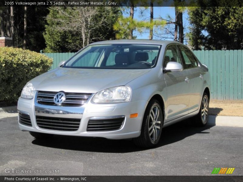 Reflex Silver Metallic / Grey 2005 Volkswagen Jetta 2.5 Sedan