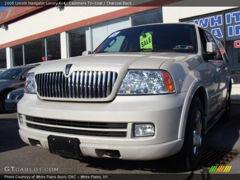 Cashmere Tri-Coat / Charcoal Black 2006 Lincoln Navigator Luxury 4x4