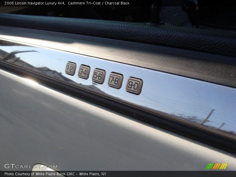 Cashmere Tri-Coat / Charcoal Black 2006 Lincoln Navigator Luxury 4x4
