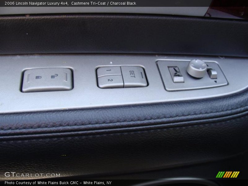 Cashmere Tri-Coat / Charcoal Black 2006 Lincoln Navigator Luxury 4x4