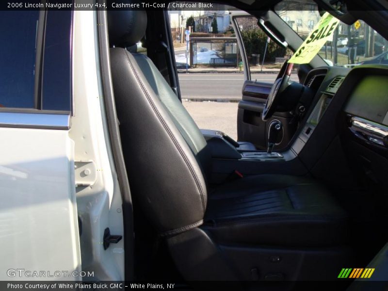 Cashmere Tri-Coat / Charcoal Black 2006 Lincoln Navigator Luxury 4x4