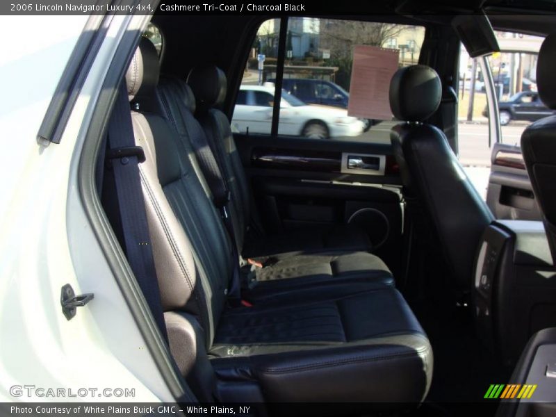 Cashmere Tri-Coat / Charcoal Black 2006 Lincoln Navigator Luxury 4x4