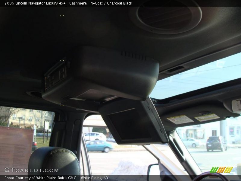 Cashmere Tri-Coat / Charcoal Black 2006 Lincoln Navigator Luxury 4x4