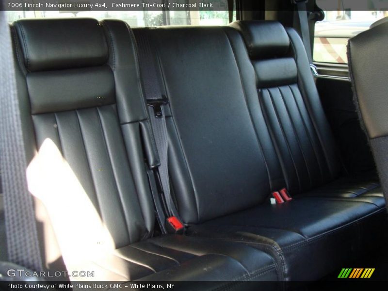Cashmere Tri-Coat / Charcoal Black 2006 Lincoln Navigator Luxury 4x4