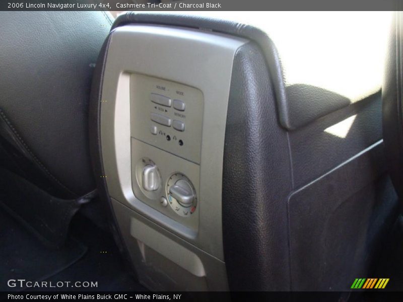 Cashmere Tri-Coat / Charcoal Black 2006 Lincoln Navigator Luxury 4x4