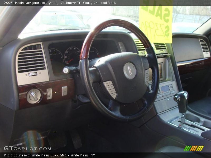 Cashmere Tri-Coat / Charcoal Black 2006 Lincoln Navigator Luxury 4x4